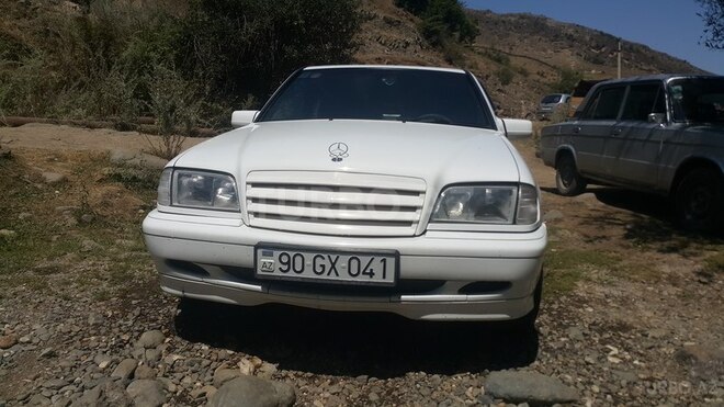 Mercedes C 220 1998, 238,000 km - 2.2 l - Bakı