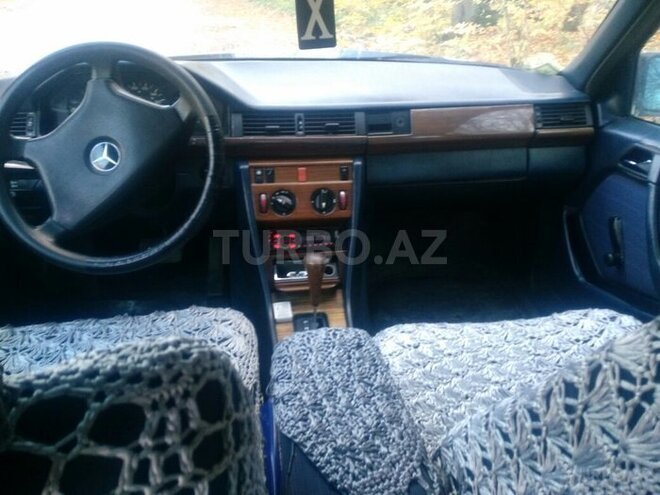 Mercedes  1990, 796,000 km - 2.0 l - Quba