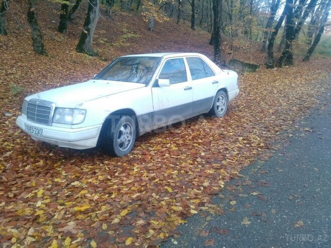 Mercedes  1990, 796,000 km - 2.0 l - Quba