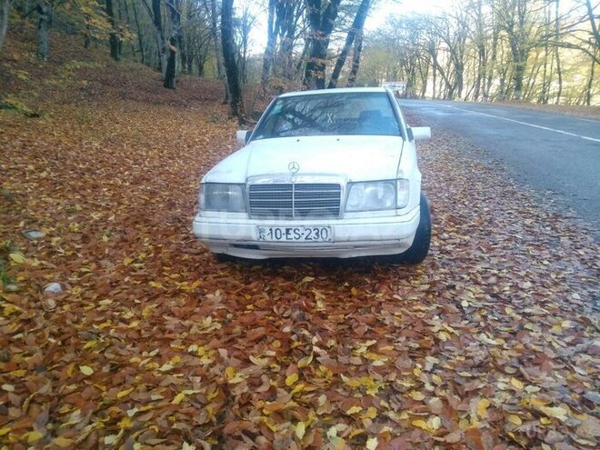Mercedes  1990, 796,000 km - 2.0 l - Quba