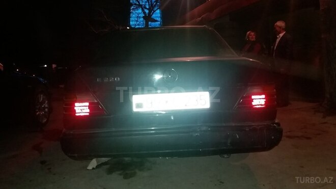 Mercedes E 200 1989, 35,652 km - 2.0 л - Bakı