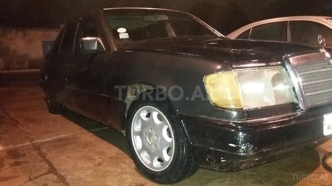 Mercedes E 200 1989, 56,432 km - 2.0 л - Bakı