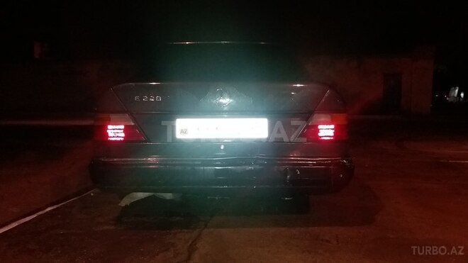 Mercedes E 200 1989, 56,432 km - 2.0 л - Bakı