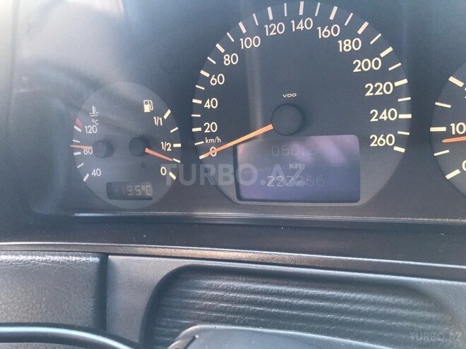 Mercedes E 320 2000, 220,000 km - 3.2 l - Bakı