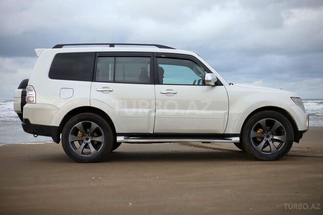 Mitsubishi Pajero 2008, 136,000 km - 3.0 л - Bakı