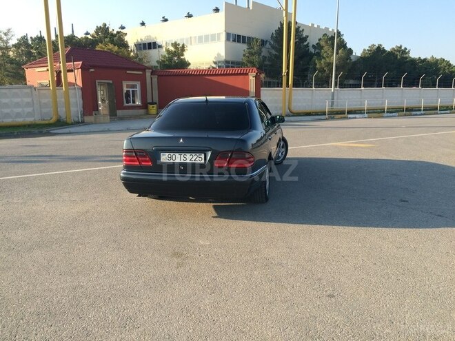Mercedes E 240 1998, 300,000 km - 0.3 l - Bakı