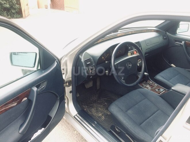 Mercedes C 200 1999, 183,000 km - 2.0 l - Bakı
