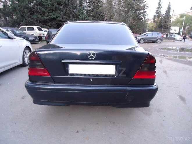 Mercedes E 220 1998, 187,877 km - 2.2 l - Bakı