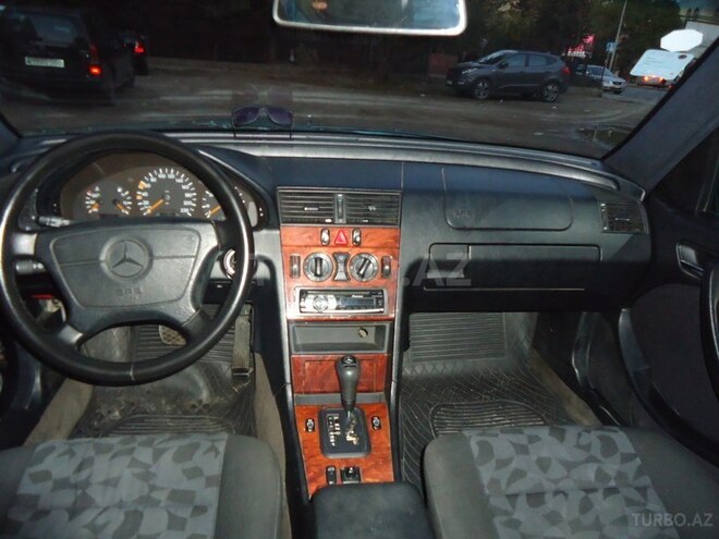 Mercedes E 220 1998, 187,877 km - 2.2 l - Bakı