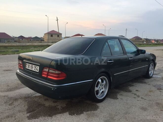 Mercedes E 220 1999, 305,000 km - 2.2 l - Bakı