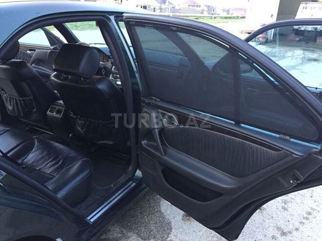 Mercedes E 220 1999, 305,000 km - 2.2 l - Bakı