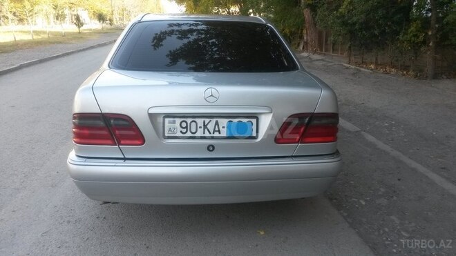 Mercedes E 240 1999, 320,000 km - 2.4 l - Mingəçevir