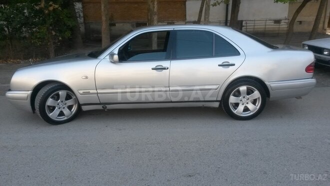 Mercedes E 240 1999, 320,000 km - 2.4 l - Mingəçevir