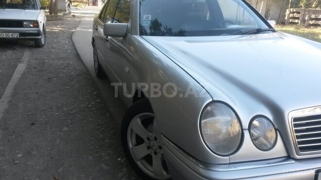 Mercedes E 240 1999, 320,000 km - 2.4 l - Mingəçevir