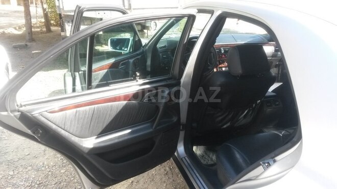 Mercedes E 240 1999, 320,000 km - 2.4 l - Mingəçevir
