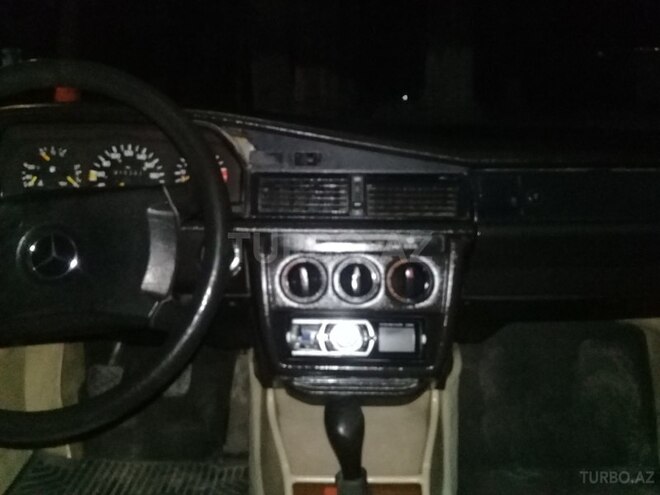 Mercedes 190 1991, 320,000 km - 2.0 л - Sumqayıt