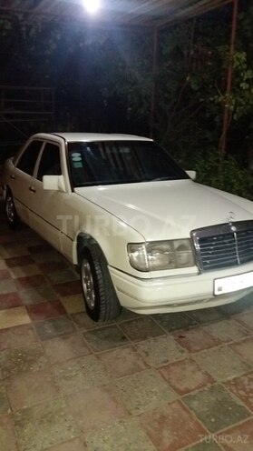 Mercedes E 200 1990, 300,000 km - 0.2 l - Bakı