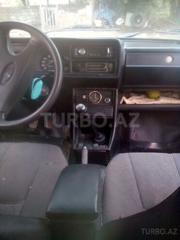 LADA (VAZ) 2107 2004, 26,500 km - 1.6 l - Lerik