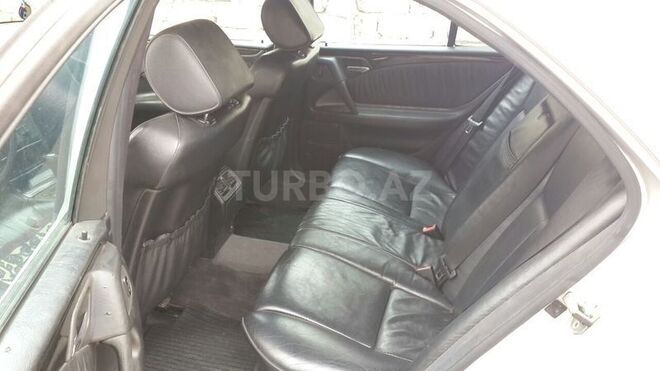 Mercedes E 220 1998, 443,500 km - 2.2 l - Bakı