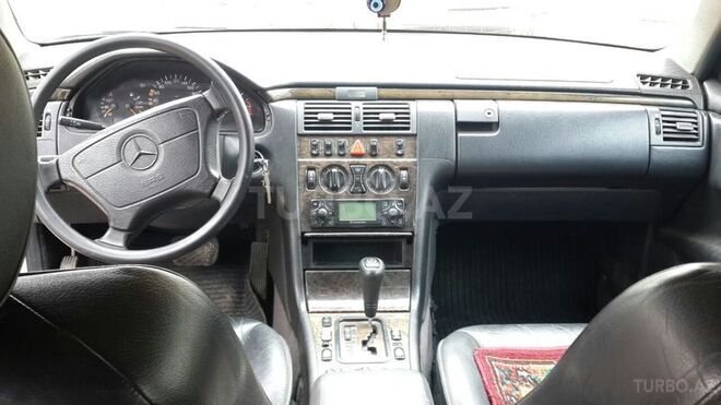 Mercedes E 220 1998, 443,500 km - 2.2 l - Bakı