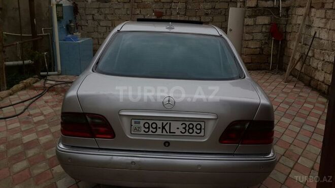 Mercedes E 220 1998, 443,500 km - 2.2 l - Bakı