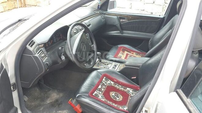 Mercedes E 220 1998, 443,500 km - 2.2 l - Bakı