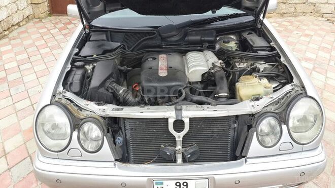 Mercedes E 220 1998, 443,500 km - 2.2 l - Bakı