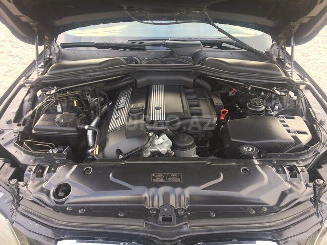 BMW 528 2005, 240,000 km - 0.3 l - Bakı