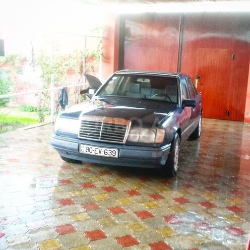 Mercedes E 250 1991, 100,500 km - 2.5 l - Bakı
