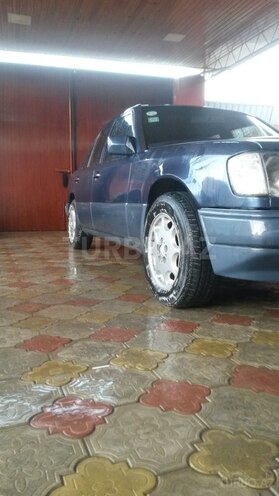Mercedes E 250 1991, 100,500 km - 2.5 l - Bakı