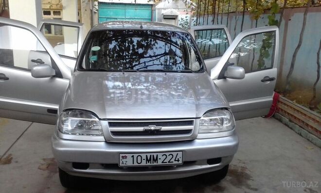 Chevrolet Niva 2004, 200 km - 0.2 l - Ağstafa