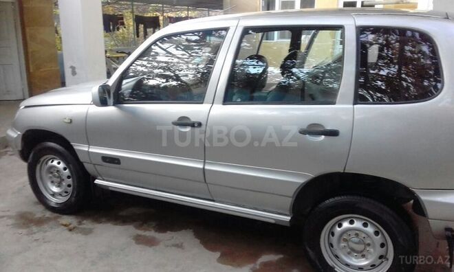 Chevrolet Niva 2004, 200 km - 0.2 l - Ağstafa