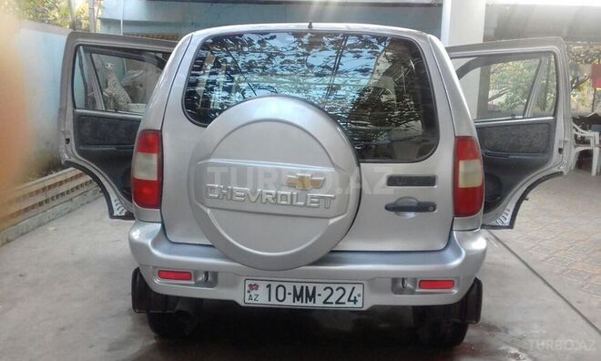 Chevrolet Niva 2004, 200,000 km - 0.2 l - Qazax