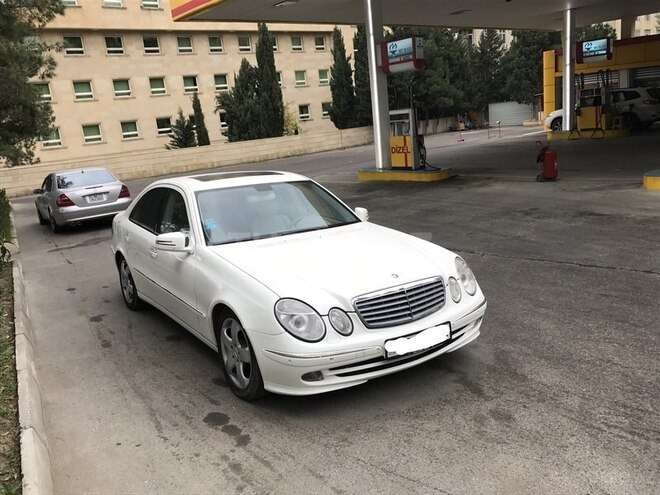 Mercedes E 240 2004, 23,000 km - 2.6 l - Bakı