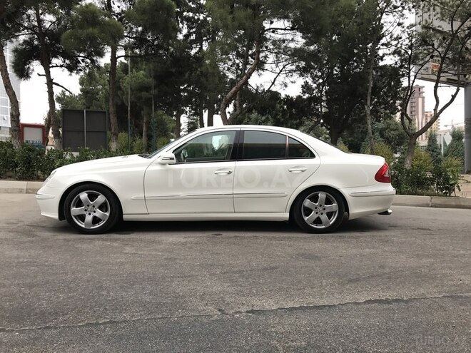 Mercedes E 240 2004, 23,000 km - 2.6 l - Bakı