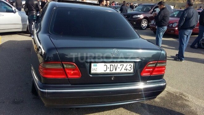 Mercedes E 200 2002, 265,000 km - 2.0 l - Bakı