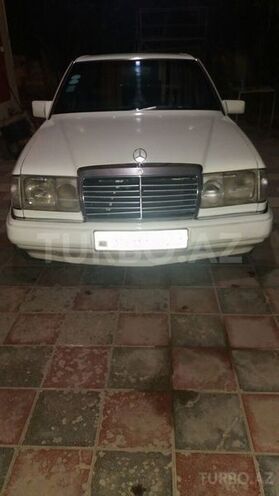 Mercedes E 200 1990, 300,000 km - 0.2 l - Bakı