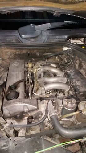 Mercedes E 200 1990, 300,000 km - 0.2 l - Bakı