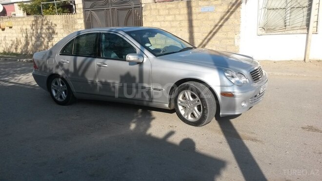 Mercedes C 200 2000, 280,000 km - 2.0 l - Quba