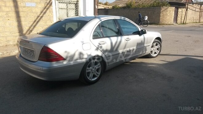 Mercedes C 200 2000, 280,000 km - 2.0 l - Quba