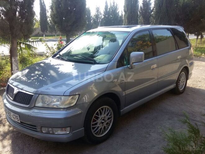 Mitsubishi Grandis 2001, 240,307 km - 2.4 л - Gəncə
