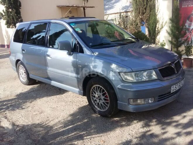 Mitsubishi Grandis 2001, 240,307 km - 2.4 л - Gəncə