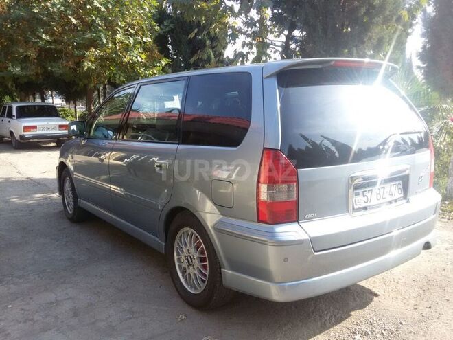 Mitsubishi Grandis 2001, 240,307 km - 2.4 л - Gəncə