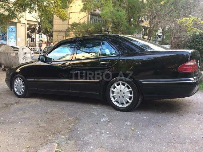 Mercedes E 320 2001, 245,450 km - 3.2 l - Bakı