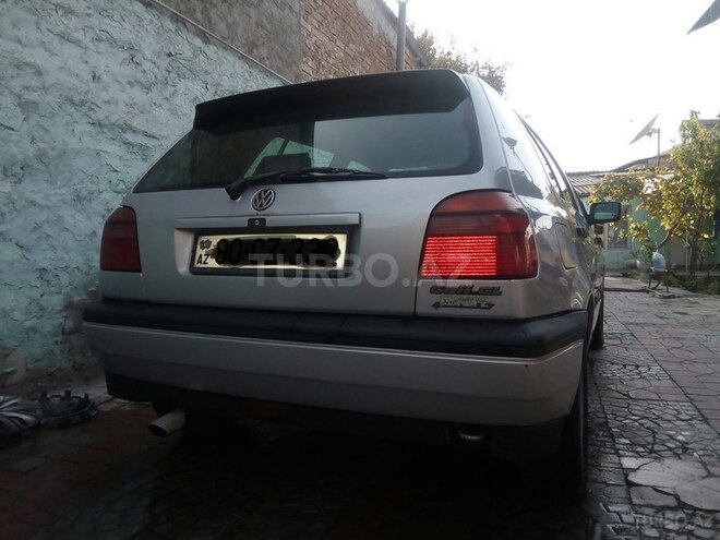 Volkswagen Golf 1993, 255,480 km - 1.9 l - Gəncə