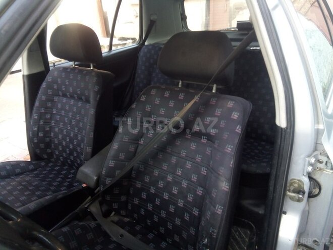 Volkswagen Golf 1993, 255,480 km - 1.9 l - Gəncə