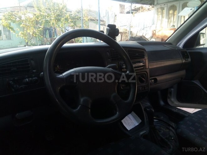 Volkswagen Golf 1993, 255,480 km - 1.9 l - Gəncə