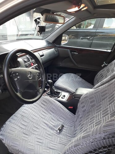 Mercedes E 200 1999, 318,000 km - 2.0 л - Bakı