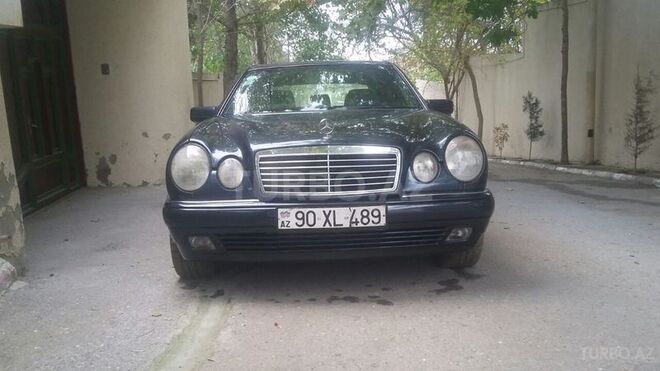 Mercedes E 240 1999, 221,000 km - 2.4 l - Bakı
