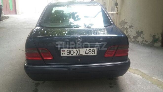 Mercedes E 240 1999, 221,000 km - 2.4 l - Bakı